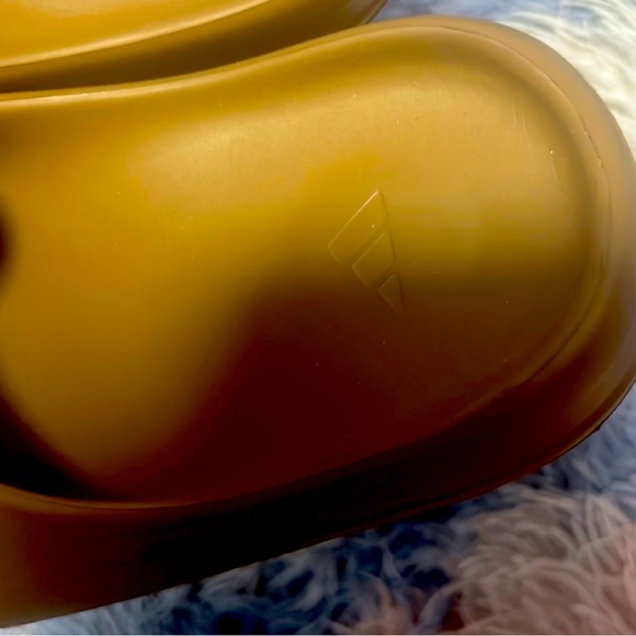 I am selling Yeezy adida slides, US 6.5/ UK 6 - Picture 4 of 8